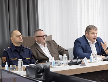 В правительстве региона обсудили вопросы охраны социальных и спортивных объектов